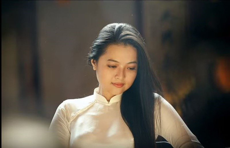 Woman Ao Dai