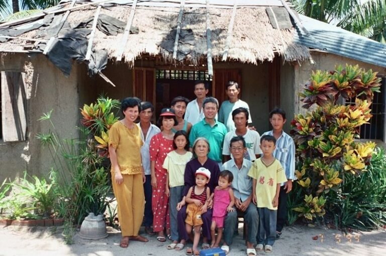 26. Lần Đầu Về Thăm Gia Đình – July 4, 1994.