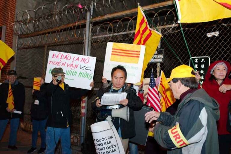 Chong Cong Xua Nay Philadelphia